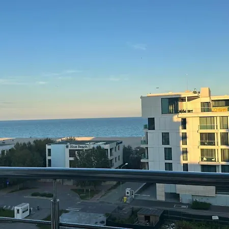 Hillien By The Sea